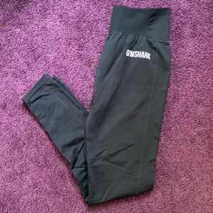 GymShark women’s dark navy blue workout leggings